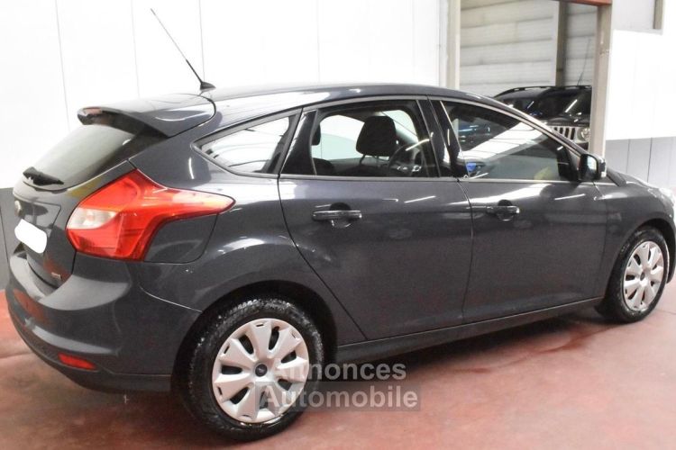 Ford Focus 1.6 TDCI 95CH TREND / CARNET - <small></small> 9.900 € <small>TTC</small> - #4