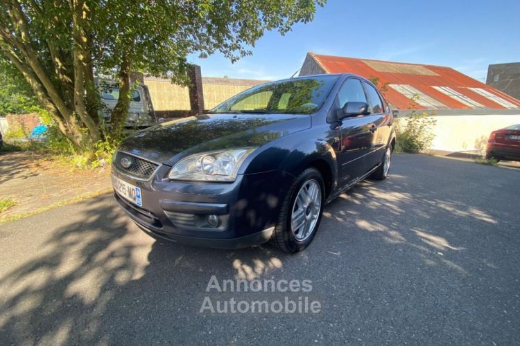 Ford Focus 1.8 TDCi - 115  2004 BERLINE Ghia PHASE 1 - <small></small> 4.100 € <small>TTC</small> - #1