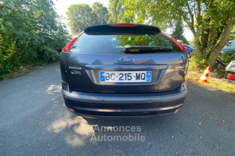 Ford Focus 1.8 TDCi - 115  2004 BERLINE Ghia PHASE 1 - <small></small> 4.100 € <small>TTC</small> - #4