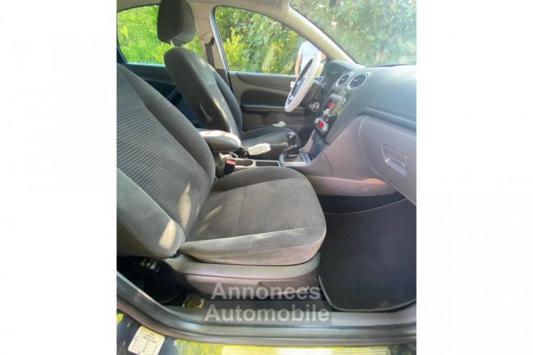 Ford Focus 1.8 TDCi - 115  2004 BERLINE Ghia PHASE 1 - <small></small> 4.100 € <small>TTC</small> - #20