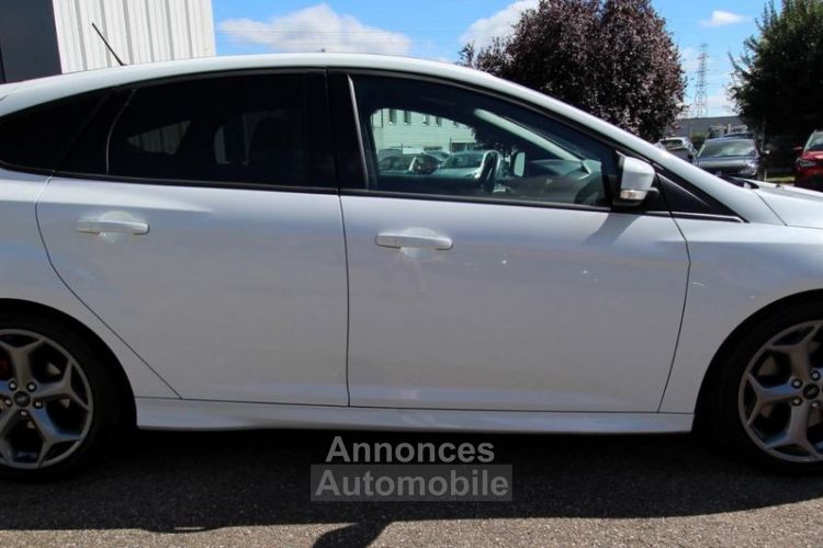 Ford Focus 2.0 ECOBOOST 250 ST - <small></small> 22.490 € <small>TTC</small> - #3