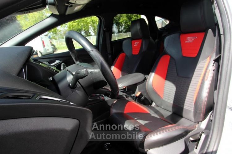 Ford Focus 2.0 ECOBOOST 250 ST - <small></small> 22.490 € <small>TTC</small> - #10