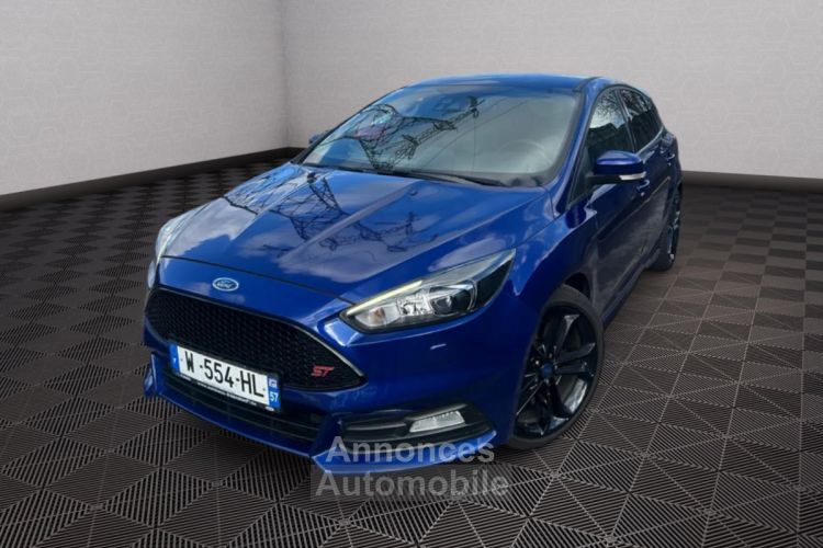 Ford Focus 2.0 ECOBOOST 250 ST 5P CUIR GPS - <small></small> 16.999 € <small>TTC</small> - #1