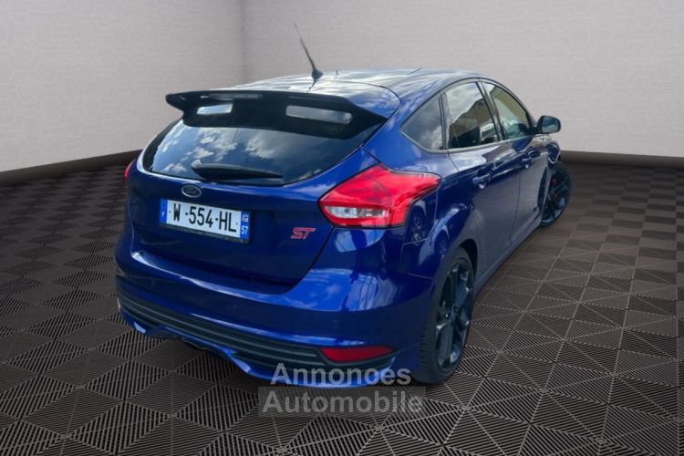 Ford Focus 2.0 ECOBOOST 250 ST 5P CUIR GPS - <small></small> 16.999 € <small>TTC</small> - #2