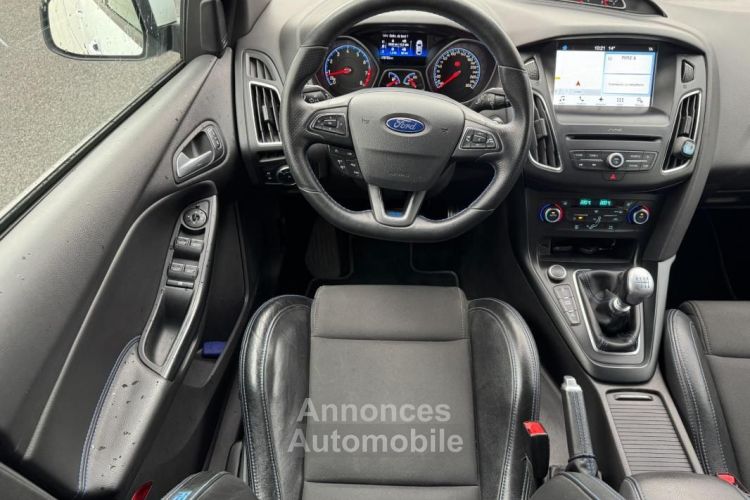 Ford Focus 2.3 ECOBOOST 350CH RS 4X4 START-STOP ENTRETIEN CONSTRUCTEUR - <small></small> 32.480 € <small>TTC</small> - #20