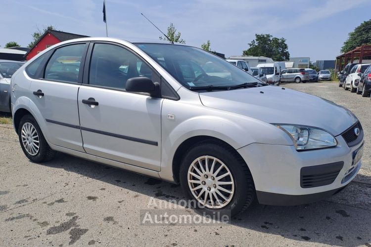 Ford Focus II Hatchback 1.6 i 100 cv Boîte auto - <small></small> 5.990 € <small>TTC</small> - #2