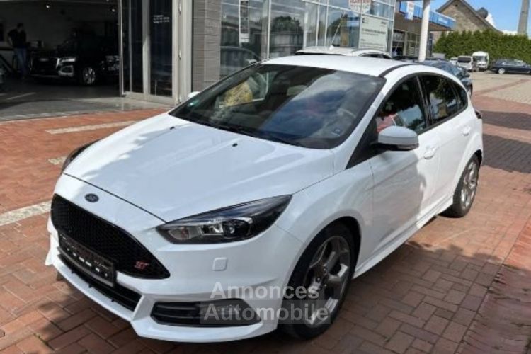 Ford Focus III (2) 2.0 ECOBOOST 250 S&S ST 5P - <small></small> 22.900 € <small>TTC</small> - #2