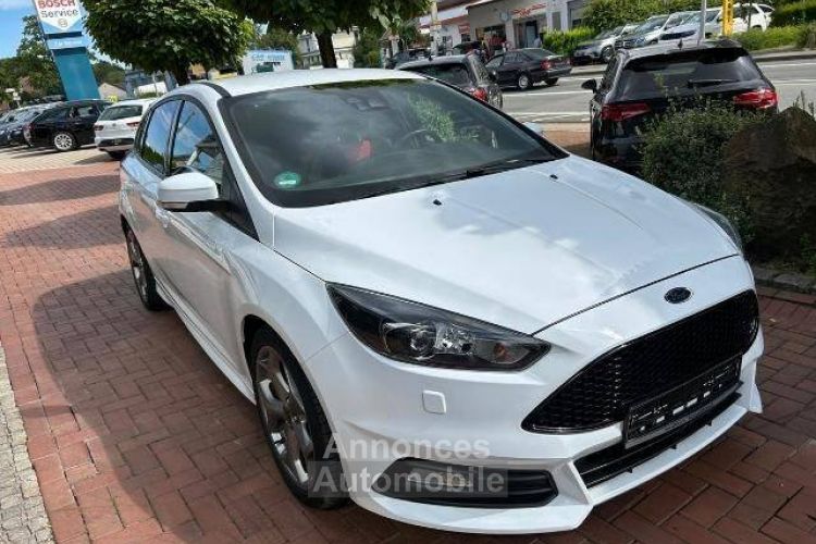 Ford Focus III (2) 2.0 ECOBOOST 250 S&S ST 5P - <small></small> 22.900 € <small>TTC</small> - #3