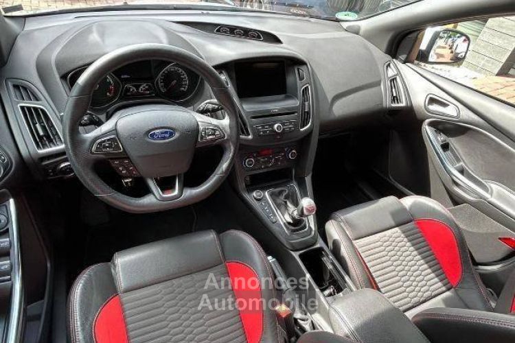 Ford Focus III (2) 2.0 ECOBOOST 250 S&S ST 5P - <small></small> 22.900 € <small>TTC</small> - #7