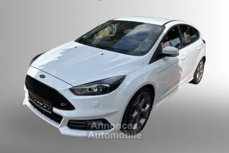 Ford Focus III (2) 2.0 ECOBOOST 250 S&S ST 5P - <small></small> 22.900 € <small>TTC</small> - #13