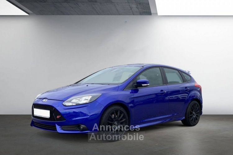 Ford Focus III (2) 2.0 ECOBOOST 250 ST - <small></small> 17.850 € <small>TTC</small> - #1