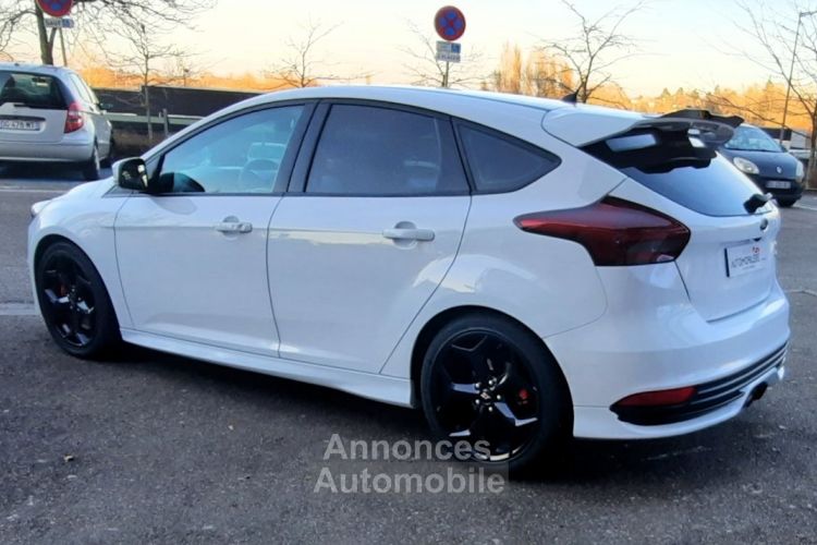 Ford Focus III ST 2.0 Phase 2 Ecoboost 250CH - <small></small> 19.990 € <small>TTC</small> - #5