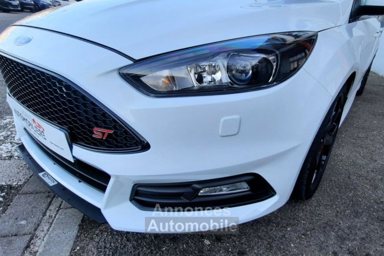 Ford Focus III ST 2.0 Phase 2 Ecoboost 250CH - <small></small> 19.990 € <small>TTC</small> - #25