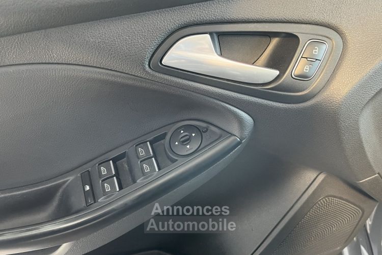 Ford Focus RS 2,3 350 4X4 GPS CAMERA HIFI SONY SIEGES RECARO REGULATEUR LIMITEUR KEYLESS BI-XENON BREMBO  - <small></small> 36.990 € <small>TTC</small> - #25