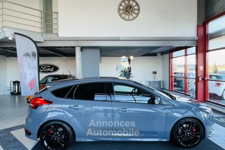 Ford Focus ST 2,0 250 PACK PERFORMANCE APPLE CARPLAY GPS PARK PILOT PACK HIVER RECARO KEYLESS HIFI SONY B - <small></small> 19.990 € <small>TTC</small> - #3