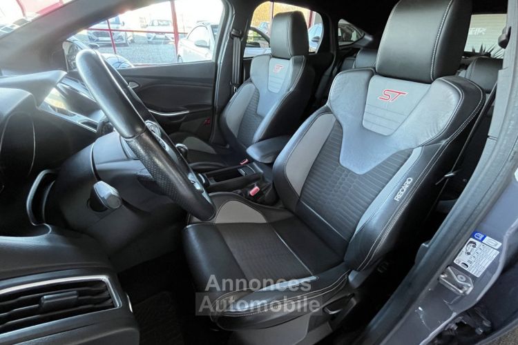 Ford Focus ST 2,0 250 PACK PERFORMANCE APPLE CARPLAY GPS PARK PILOT PACK HIVER RECARO KEYLESS HIFI SONY B - <small></small> 19.990 € <small>TTC</small> - #6