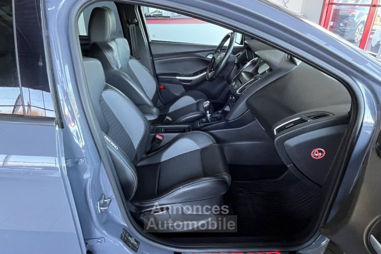 Ford Focus ST 2,0 250 PACK PERFORMANCE APPLE CARPLAY GPS PARK PILOT PACK HIVER RECARO KEYLESS HIFI SONY B - <small></small> 19.990 € <small>TTC</small> - #15