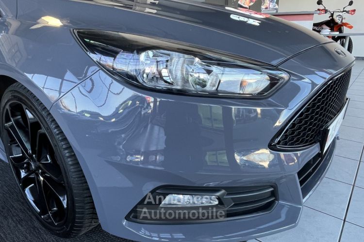 Ford Focus ST 2,0 250 PACK PERFORMANCE APPLE CARPLAY GPS PARK PILOT PACK HIVER RECARO KEYLESS HIFI SONY B - <small></small> 19.990 € <small>TTC</small> - #16