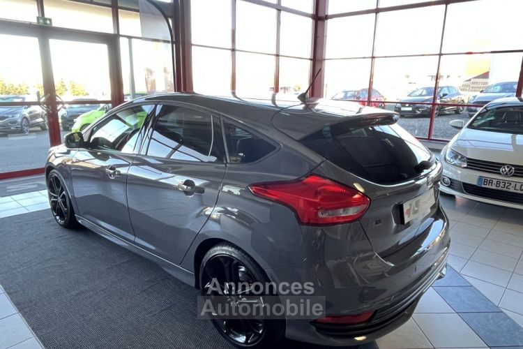 Ford Focus ST 2,0 250 PACK PERFORMANCE APPLE CARPLAY GPS PARK PILOT PACK HIVER RECARO KEYLESS HIFI SONY B - <small></small> 19.990 € <small>TTC</small> - #25