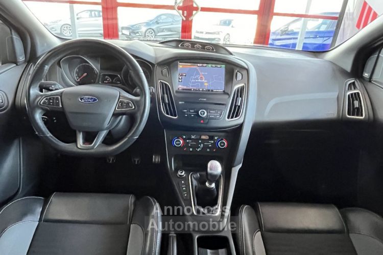 Ford Focus ST 2,0 250 PACK PERFORMANCE GPS SONY RECARO PACK HIVER BLUETOOTH BI-XENON FULL BLACK EXCELLENT - <small></small> 21.990 € <small>TTC</small> - #4
