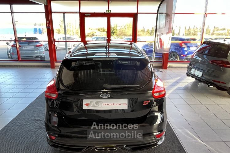 Ford Focus ST 2,0 250 PACK PERFORMANCE GPS SONY RECARO PACK HIVER BLUETOOTH BI-XENON FULL BLACK EXCELLENT - <small></small> 21.990 € <small>TTC</small> - #22