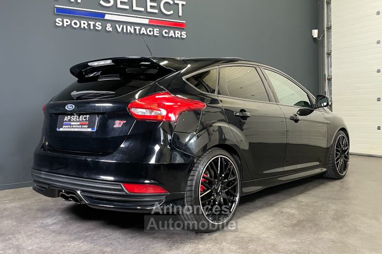 Ford Focus ST 2.0 250ch PANO, CAM, RECARO - <small></small> 19.990 € <small>TTC</small> - #15