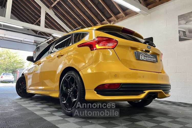 Ford Focus ST 2.0 ECOBOOST 250ch - <small></small> 19.980 € <small>TTC</small> - #16