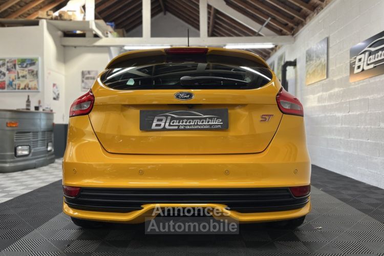 Ford Focus ST 2.0 ECOBOOST 250ch - <small></small> 19.980 € <small>TTC</small> - #17