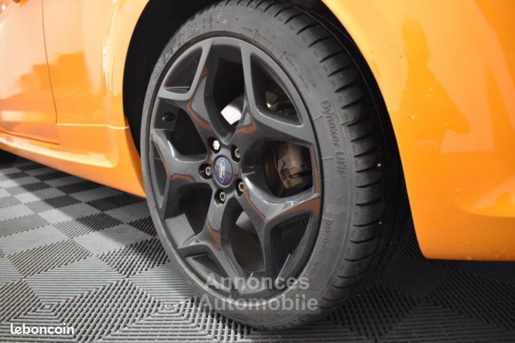 Ford Focus ST 226ch ORANGE FURY PH2 5 CYL RECARO LIGNE RC RACING SUIVI CONCESSION DISTRI NEUVE ... - <small></small> 13.490 € <small>TTC</small> - #19