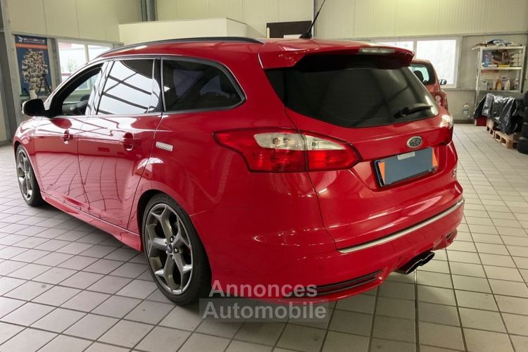 Ford Focus SW ST 2.0 250 CV / 2012 / 121900KM / GPS / XENON / RECARO / 2E MAIN / GTIE 12 MOIS - <small></small> 15.490 € <small>TTC</small> - #3