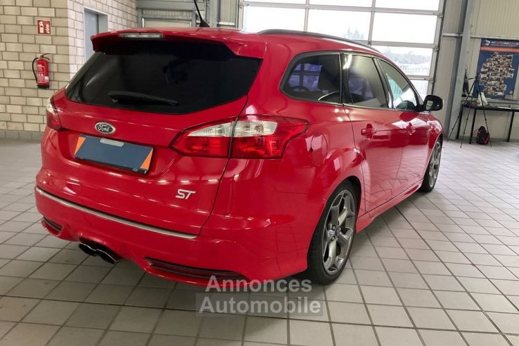 Ford Focus SW ST 2.0 250 CV / 2012 / 121900KM / GPS / XENON / RECARO / 2E MAIN / GTIE 12 MOIS - <small></small> 15.490 € <small>TTC</small> - #5