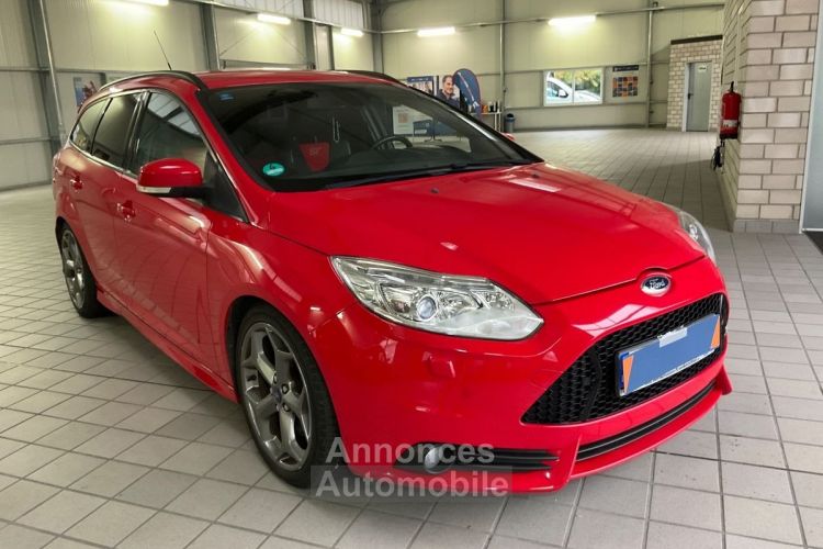 Ford Focus SW ST 2.0 250 CV / 2012 / 121900KM / GPS / XENON / RECARO / 2E MAIN / GTIE 12 MOIS - <small></small> 15.490 € <small>TTC</small> - #7