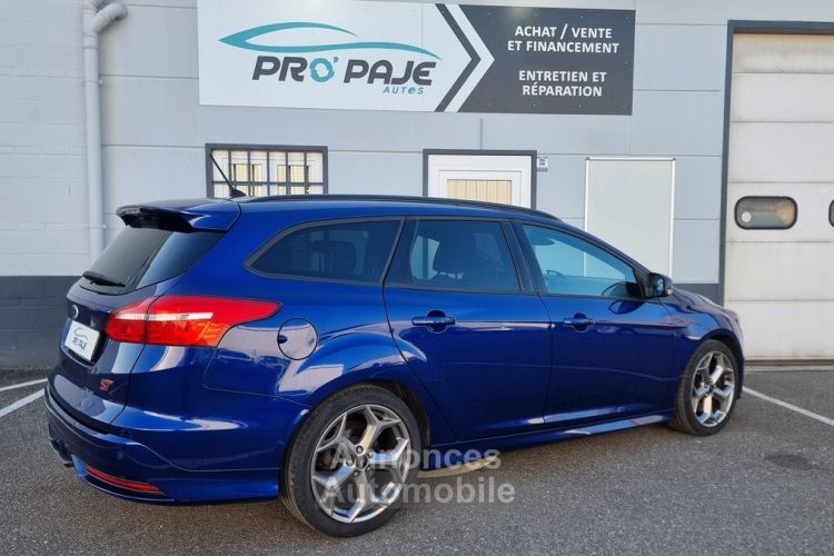 Ford Focus SW ST 2.0 ECOBOOST 250 CV / RECARO / GPS / SIEG CH / REGUL / MIRROR LINK / JA18/GTIE12M - <small></small> 19.990 € <small>TTC</small> - #2