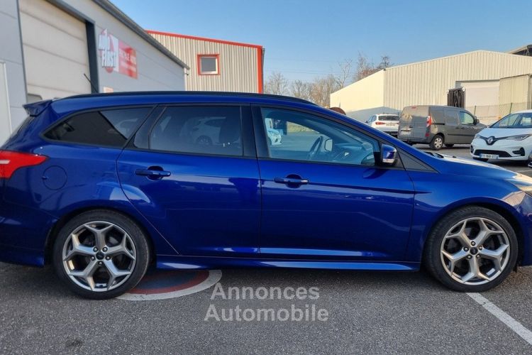 Ford Focus SW ST 2.0 ECOBOOST 250 CV / RECARO / GPS / SIEG CH / REGUL / MIRROR LINK / JA18/GTIE12M - <small></small> 19.990 € <small>TTC</small> - #9