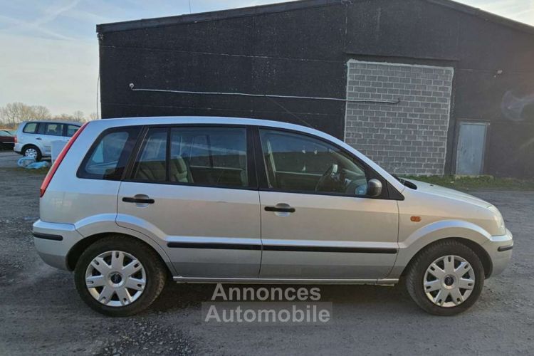 Ford Fusion 1.4i 16v Automatique-Clim-Vitres électriques - <small></small> 4.500 € <small>TTC</small> - #4