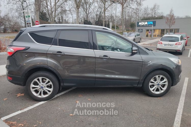 Ford Kuga 1.5 TDCi 120ch Stop&Start Titanium 4x2 - <small></small> 9.990 € <small>TTC</small> - #6