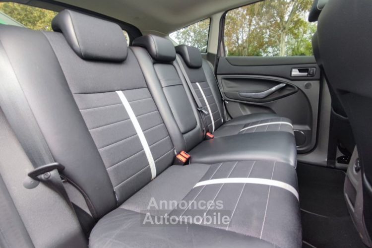 Ford Kuga 2.0 TDCi 140ch FAP Titanium (Toit Pano, Bluetooth, Régulateur) - <small></small> 9.990 € <small>TTC</small> - #15