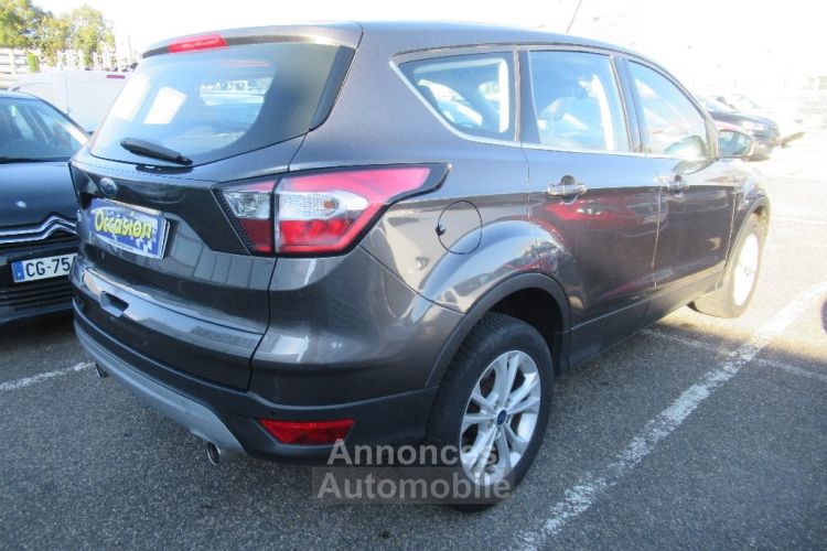 Ford Kuga 2.0 TDCi 150 SetS 4x2 BVM6 Titanium - <small></small> 12.990 € <small>TTC</small> - #4