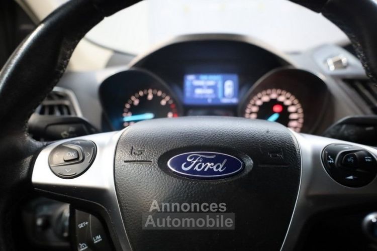 Ford Kuga 2.0 TDCI 150CH TITANIUM 4X4 - <small></small> 11.990 € <small>TTC</small> - #17