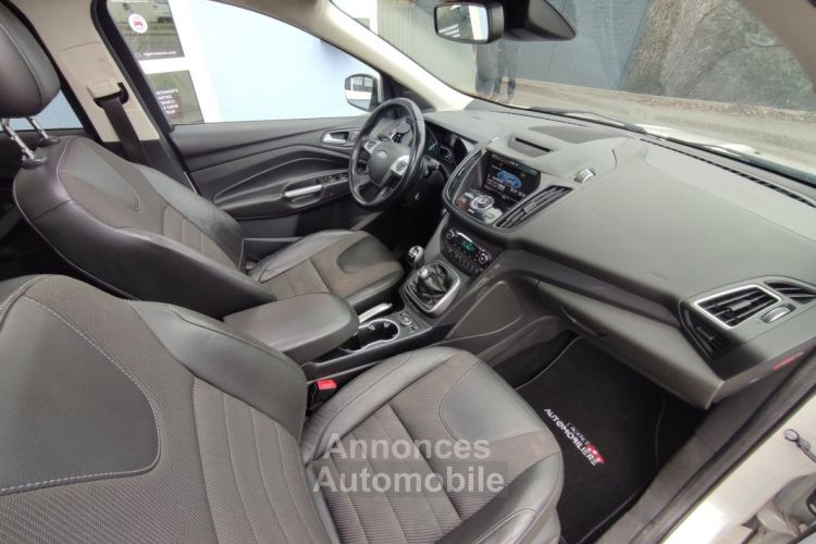 Ford Kuga 2.0 TDCi 150ch Titanium 4x4 - <small></small> 13.990 € <small>TTC</small> - #17