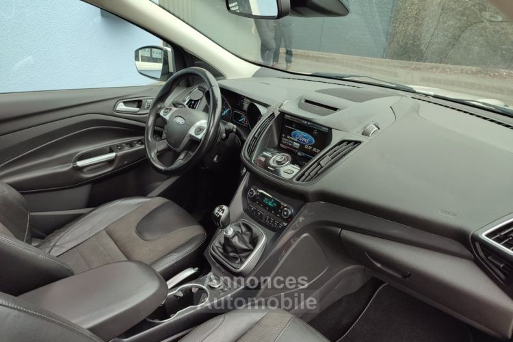 Ford Kuga 2.0 TDCi 150ch Titanium 4x4 - <small></small> 13.990 € <small>TTC</small> - #23