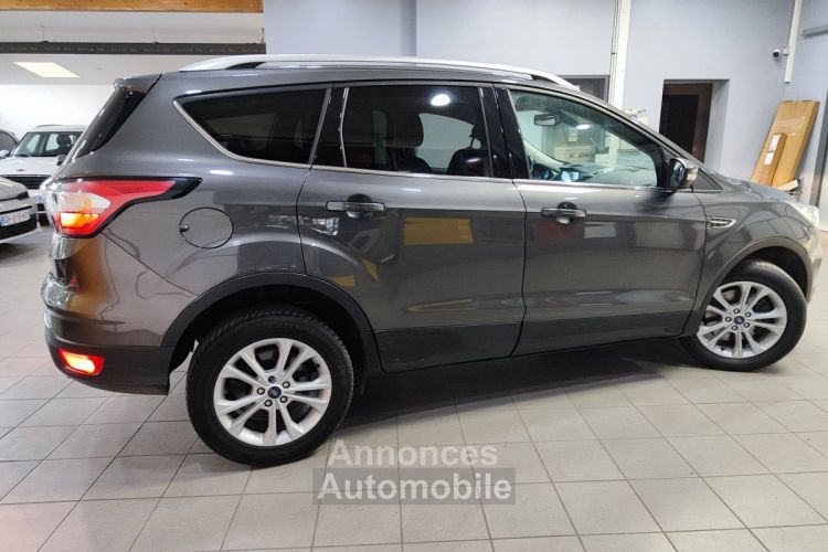 Ford Kuga II 2.0 TDCi 150ch Stop&Start Titanium 4x2 - <small></small> 13.490 € <small>TTC</small> - #10