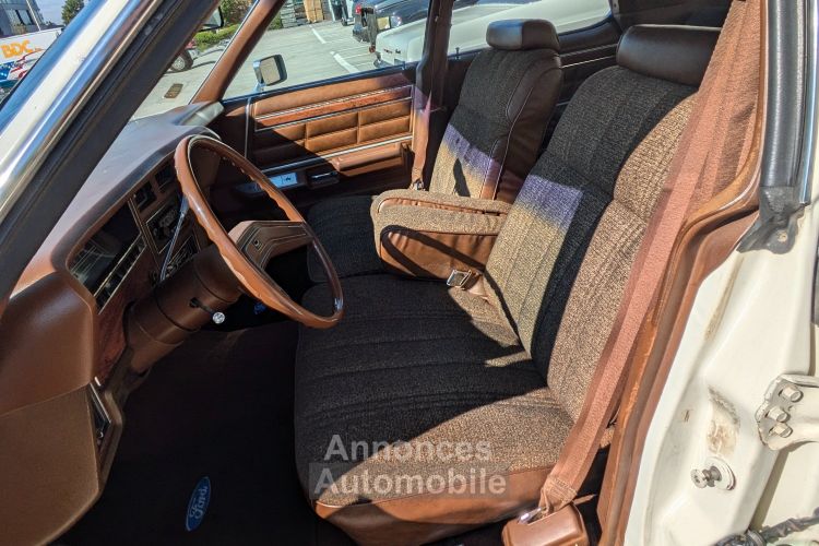 Ford LTD COUNTRY SQUIRE WOODY - <small></small> 21.000 € <small>TTC</small> - #27