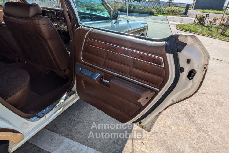 Ford LTD COUNTRY SQUIRE WOODY - <small></small> 21.000 € <small>TTC</small> - #37