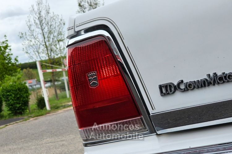 Ford LTD LX V8 5.0L Fi Crown Victoria - <small></small> 19.500 € <small>TTC</small> - #13