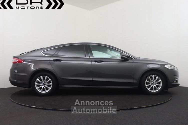 Ford Mondeo BERLINE 1.0 ECOBOOST TREND STYLE - NAVI MIRROR LINK - <small></small> 14.995 € <small>TTC</small> - #3