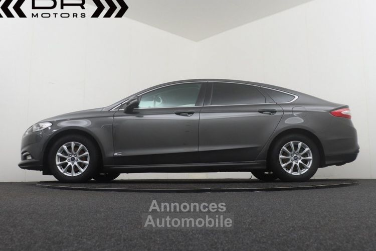 Ford Mondeo BERLINE 1.0 ECOBOOST TREND STYLE - NAVI MIRROR LINK - <small></small> 14.995 € <small>TTC</small> - #8