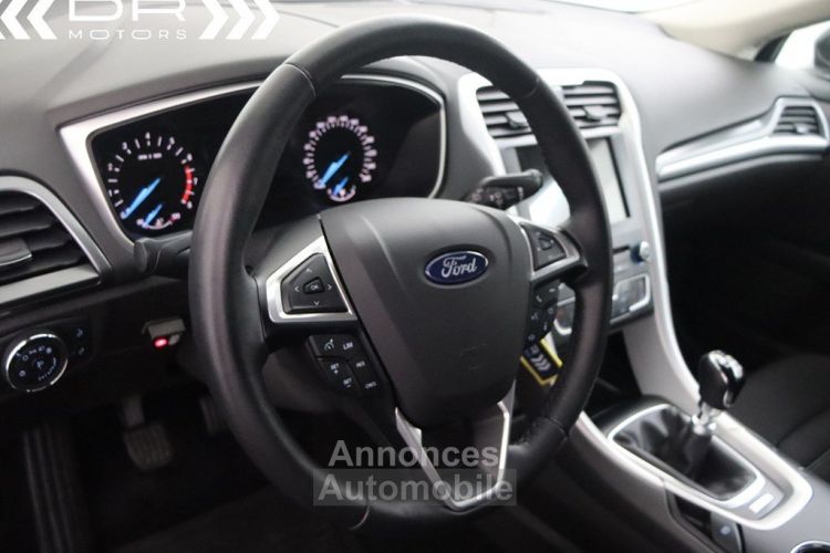 Ford Mondeo BERLINE 1.0 ECOBOOST TREND STYLE - NAVI MIRROR LINK - <small></small> 14.995 € <small>TTC</small> - #37