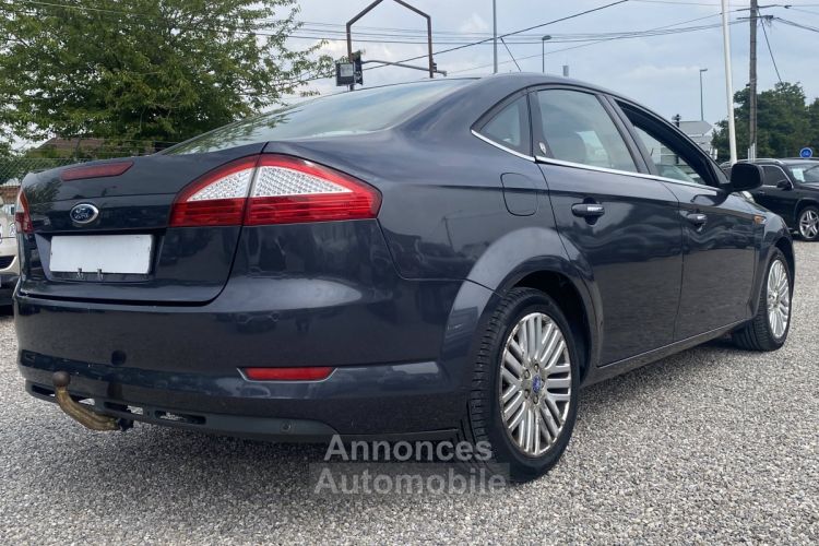 Ford Mondeo III 1.8 TDCi 125ch Ghia 5p - <small></small> 4.990 € <small>TTC</small> - #3