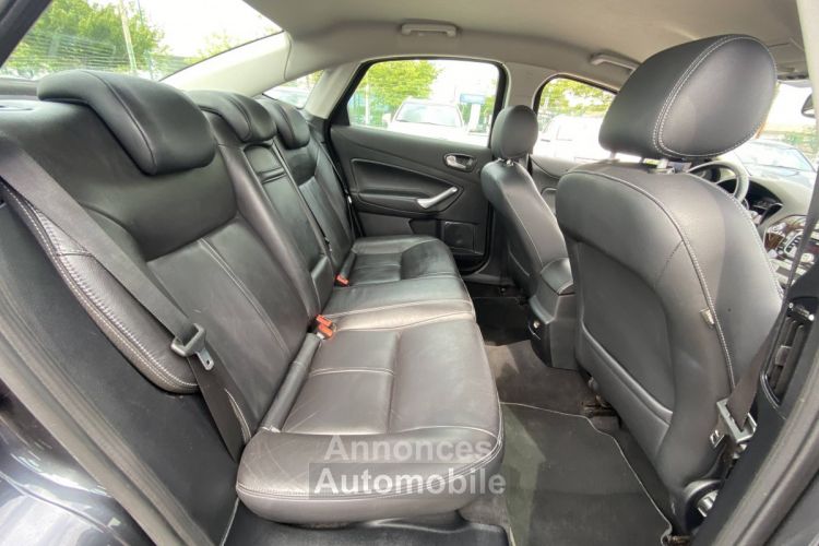 Ford Mondeo III 1.8 TDCi 125ch Ghia 5p - <small></small> 4.990 € <small>TTC</small> - #15